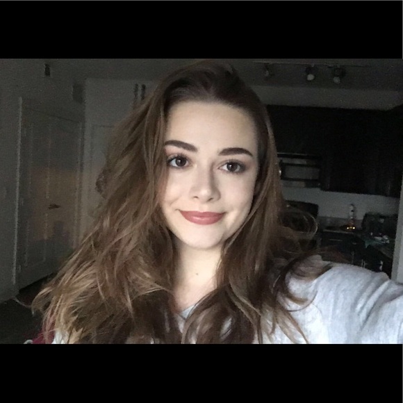 Meet your Posher, Kendall - Picture 1 of 1